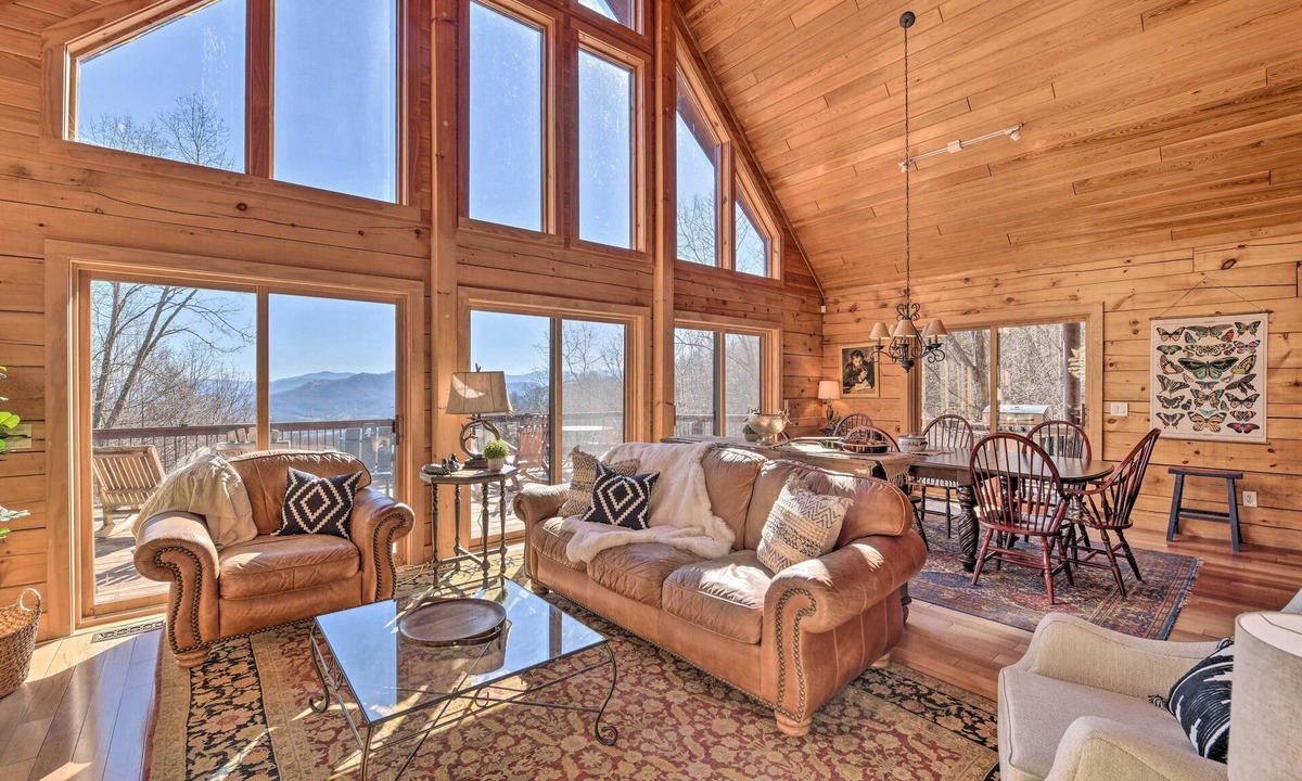 Waynesville Cabin | Panoramic Mtn Views: Luxe Smoky Mountain Cabin!