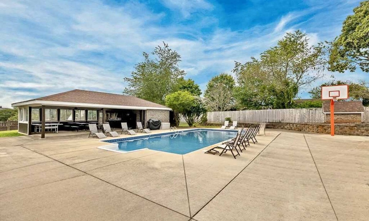 Mooresville House | Paradise Pavilion: Grill, Picnic & Play by Pool !