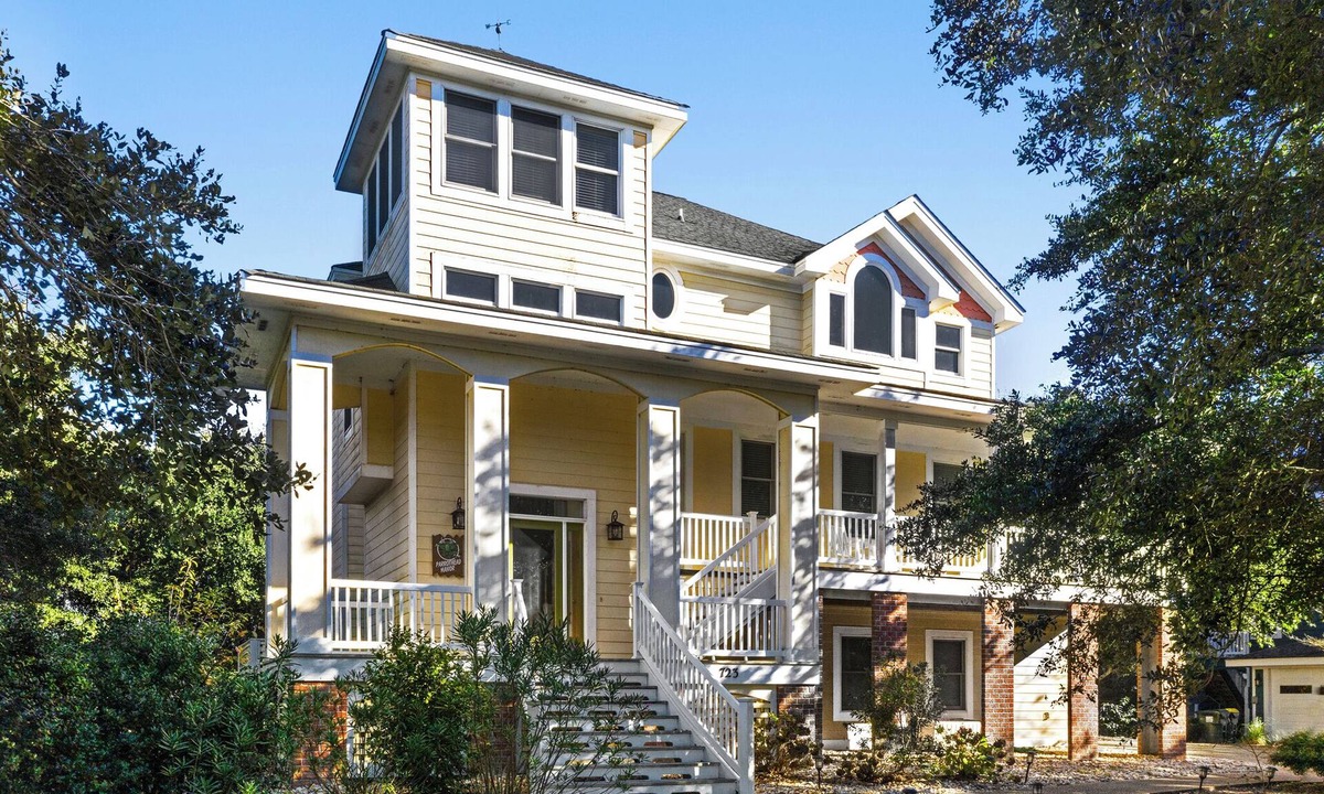 Corolla House | Parrothead Manor: Private Pool, Hot Tub, Elevator