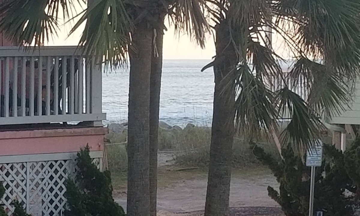 North Carolina Coast Condo | Partial ocean view. 6 min walk to beach. 1.5 baths: great beds, linens inc.