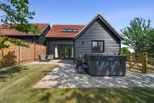 Halstead House | Partridge Rest with Hot Tub, Gestingthorpe