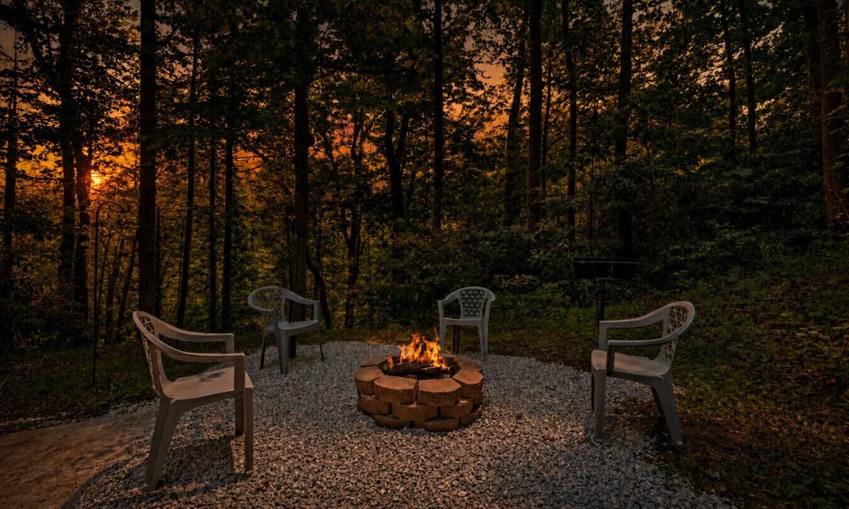 Cosby Cabin | Peaceful 3BR*Firepit*Games*8 Mins to National Park