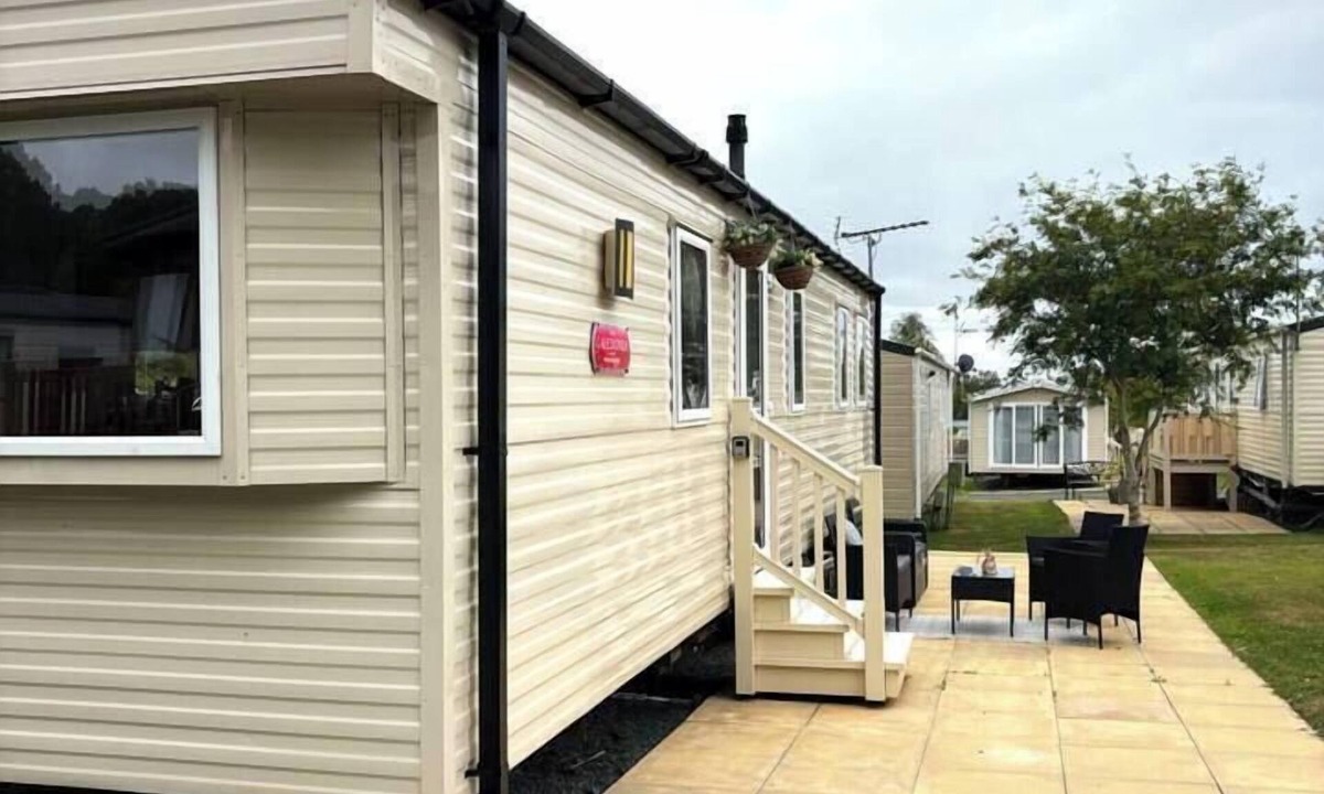 Hay-on-Wye Resort | Peaceful 8-Berth Caravan Retreat | Pet Friendly