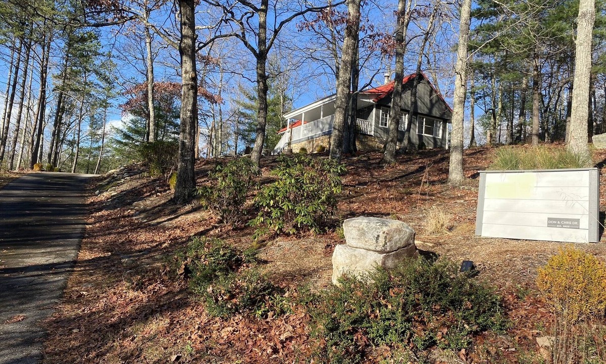 Frank Cabin | Peaceful mountain retreat with veiws