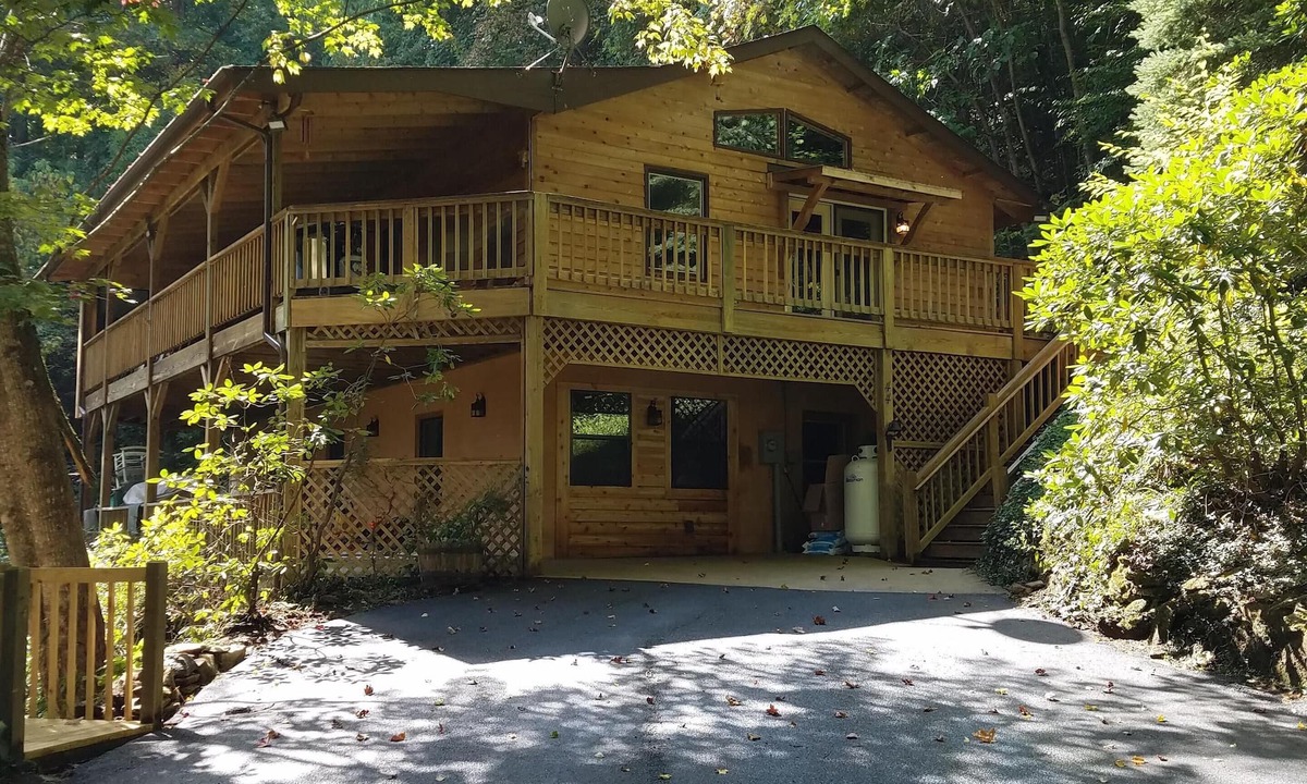 Cataloochee Ranch House | Peaceful mountain vacation at The Rusty Elk Retreat