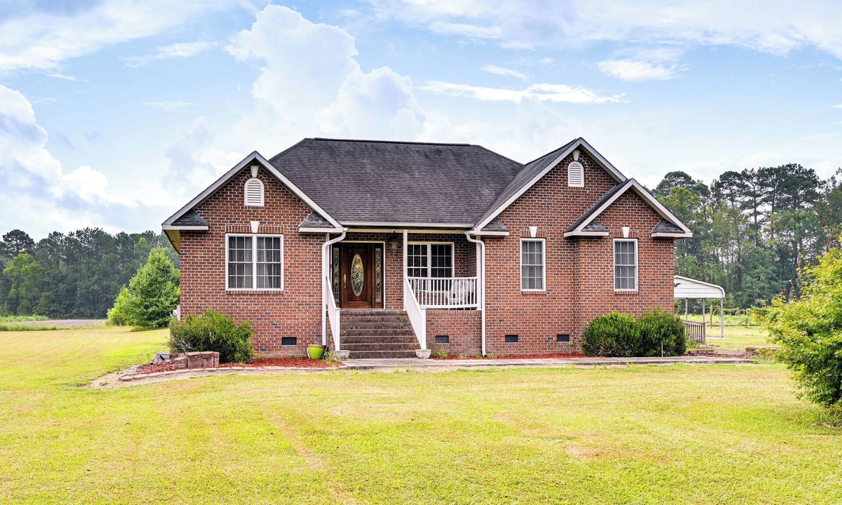 Ernul House | Peaceful North Carolina Getaway w/Large Deck!