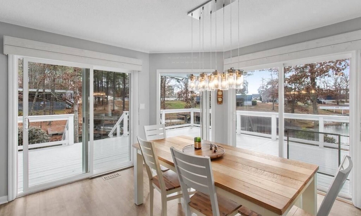 Henrico House | Peaceful Waterfront Home. Pet-friendly. Boat dock. Fast internet.