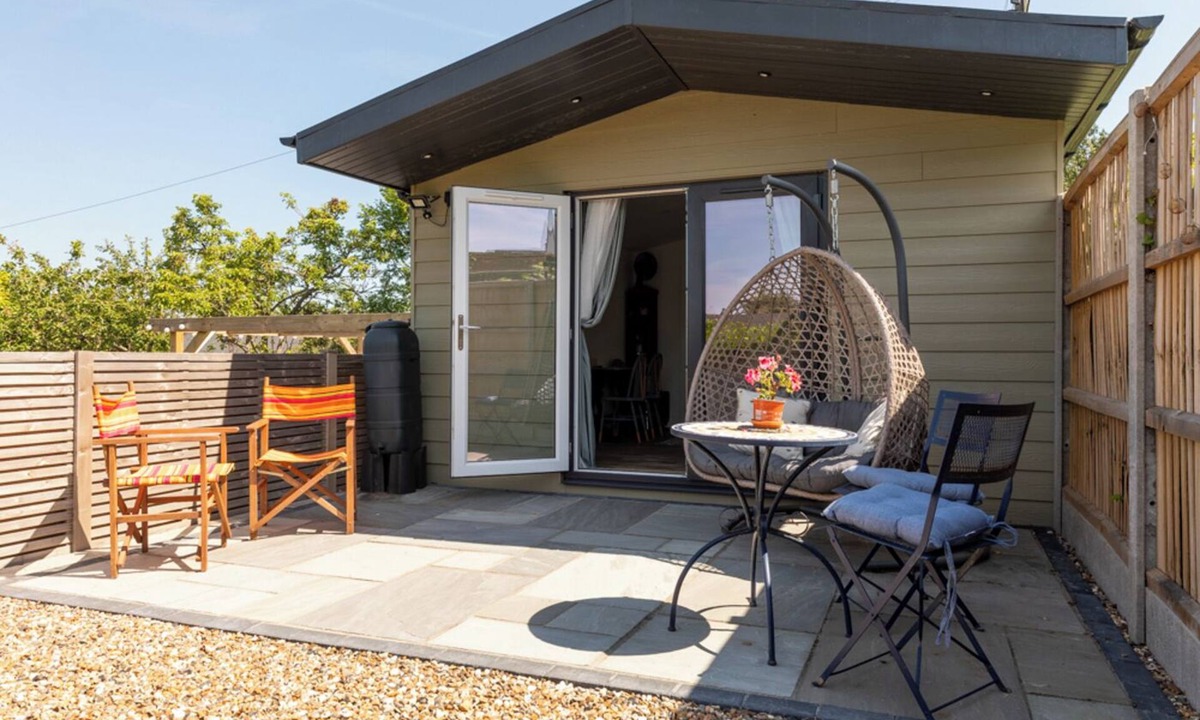 Whitstable Cabin | Pear Tree Cabin provides a wonderful base for exploring Whitstable and the surrounding area, celebrating special occasions, or visiting friends and family. Enjoy the local cusine and stroll back to your comfy cabin to watch the sunset.