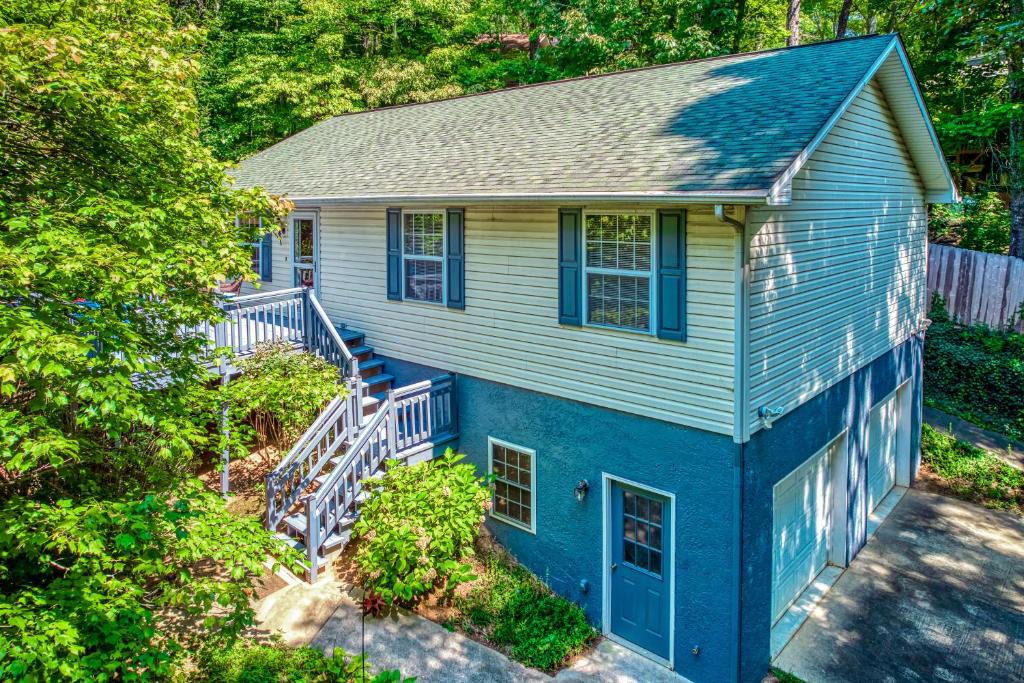 Waynesville House | Pelican's Perch