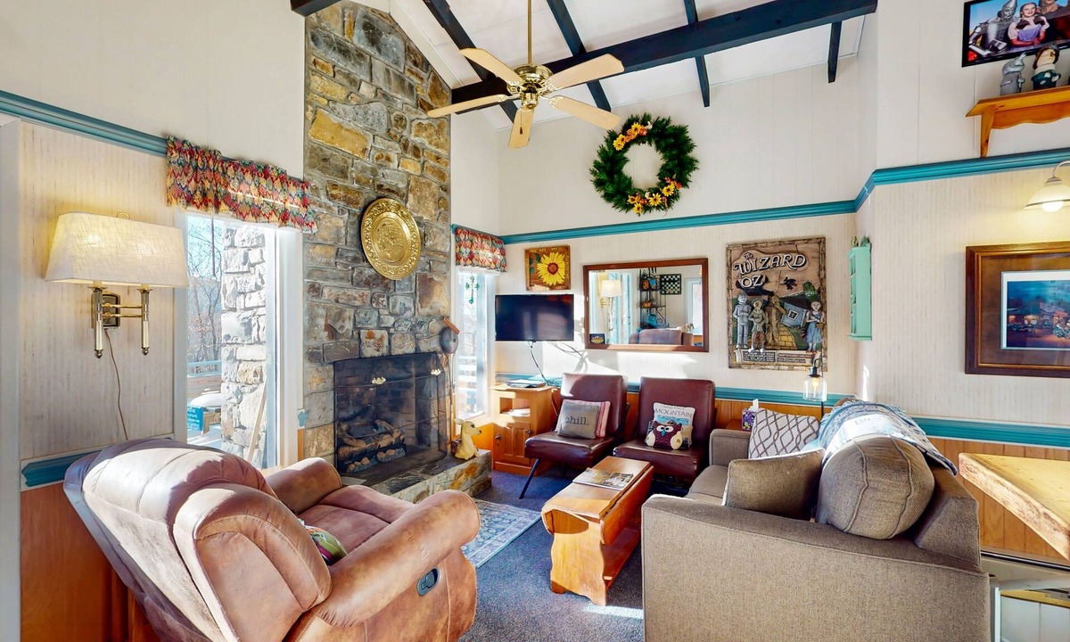 Charter Hills House | Perfect Beech Mountain Retreat with Full Kitchen, Wifi and Pet-Friendly