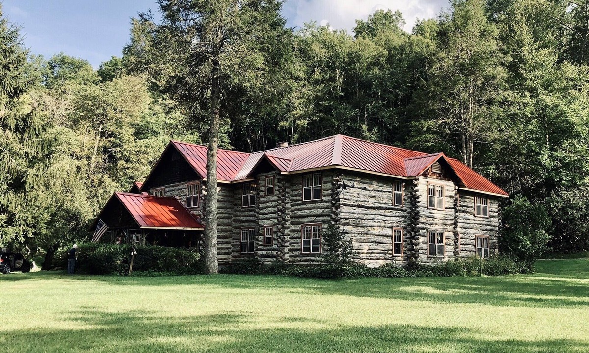 Topton Cabin | Perfect for Family Reunions and Corporate Groups or as a couples getaway