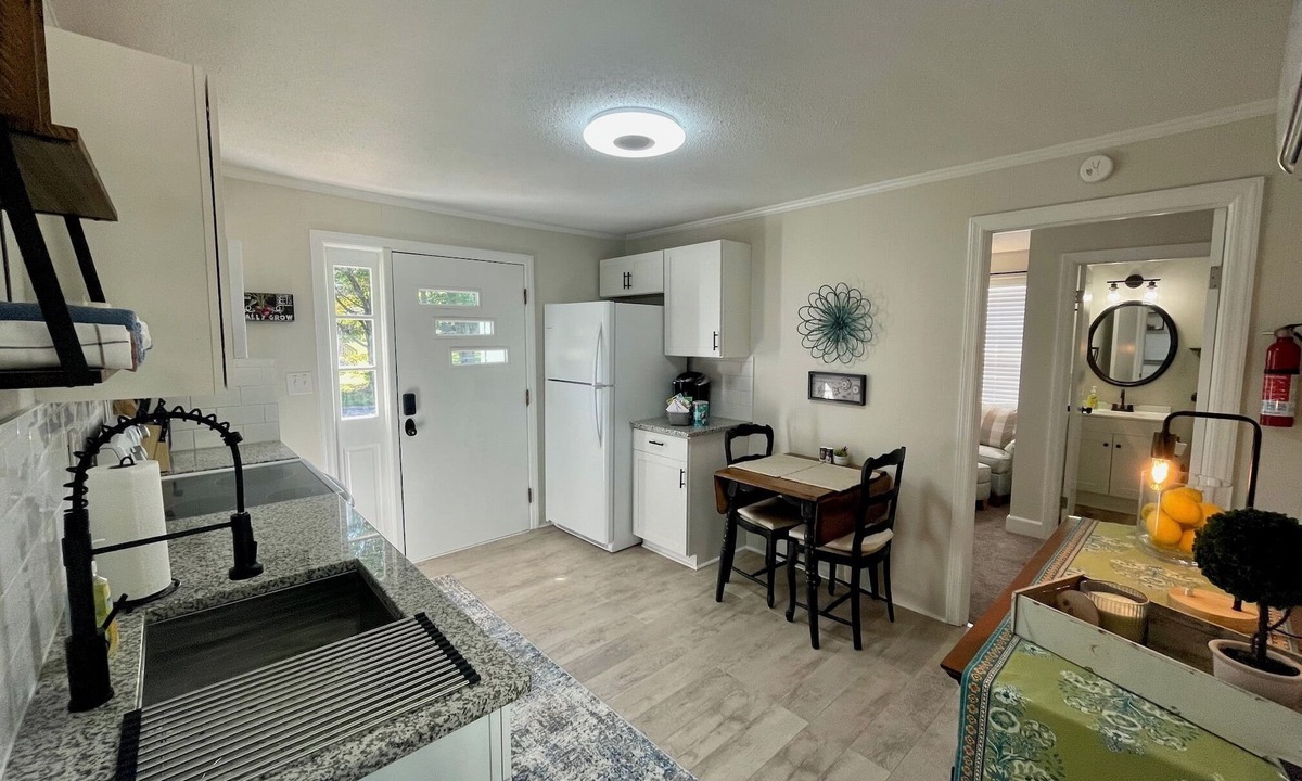 Winston - Salem House | Pet-Friendly 1 Bedroom Ardmore Duplex, Near Shopping, Restaurants, Downtown