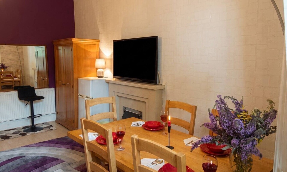 Edgbaston Apartment | Pet-Friendly 2-Bed Suite | Sleeps 7 | Free Parking