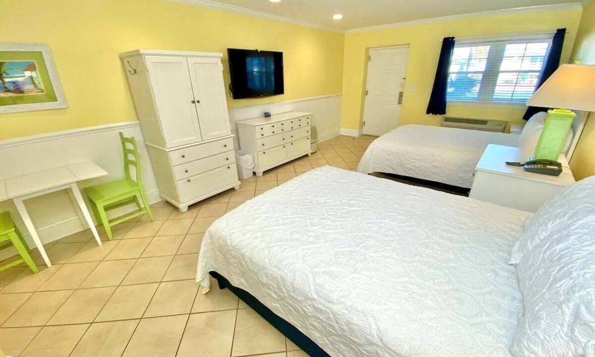 Atlantic Beach Hotel | Pet-friendly, 3 Blocks to Beach, Pool, #102