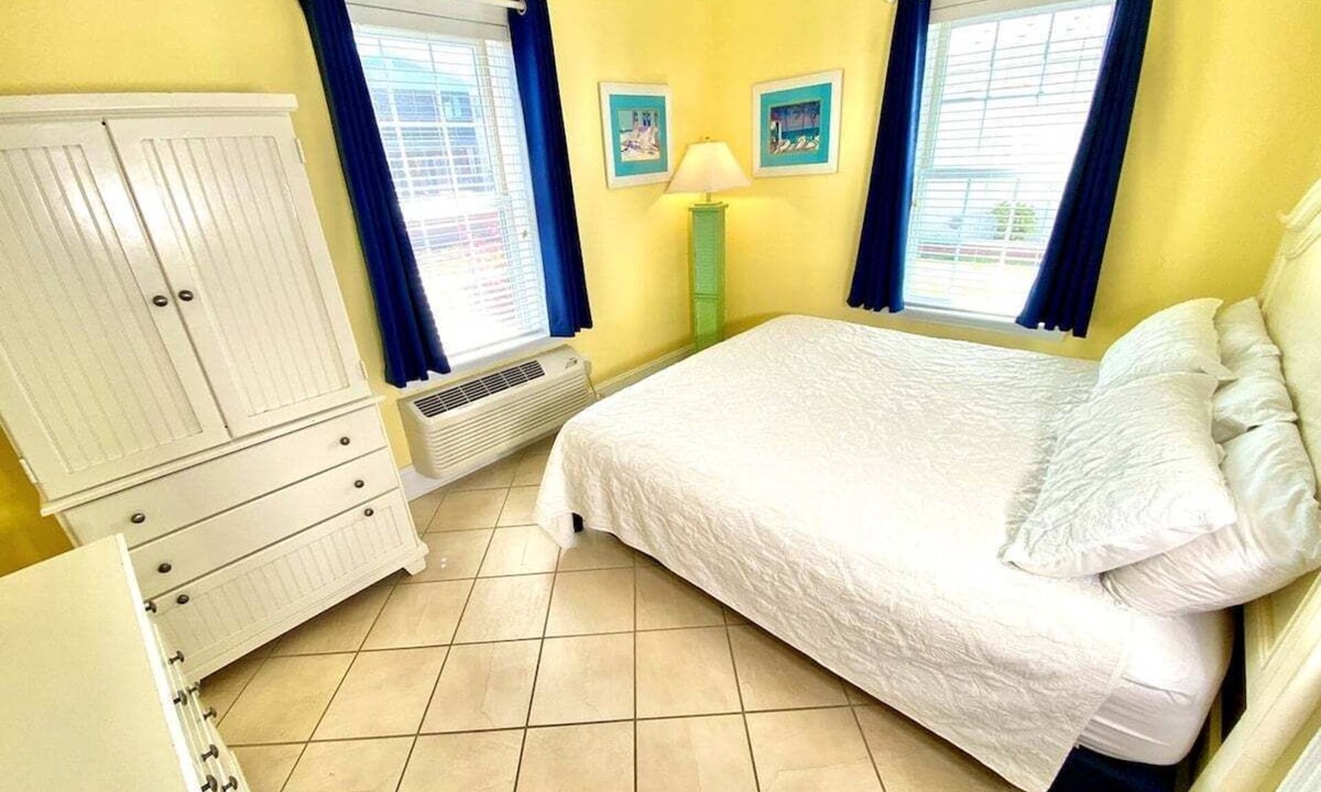 Atlantic Beach Hotel | Pet-friendly, 3 Blocks to Beach, Pool, #504