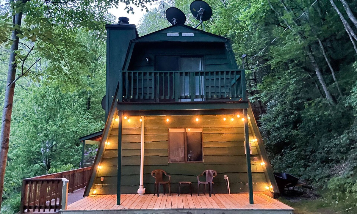 Maggie Valley Ski Chalet | Pet Friendly A-Frame near the Smoky Mountains
