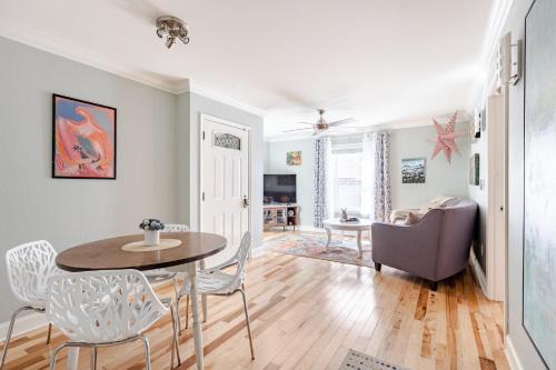 Woodfin Apartment | Pet Friendly - Cozy Nut Shell
