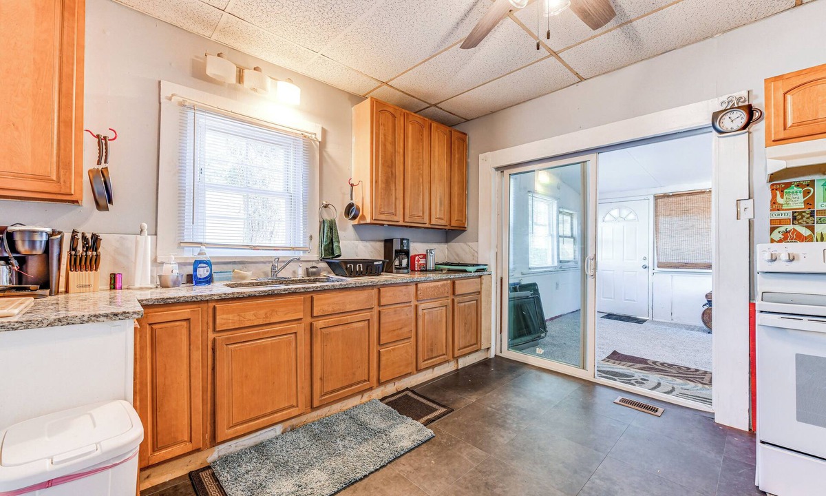 Concord Cottage | Pet-friendly North Carolina Abode - Deck & Hot Tub