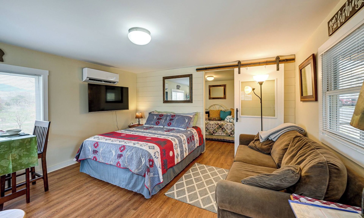 Qualla Apartment | Pet-Friendly Vacation Rental Cabin in Whittier