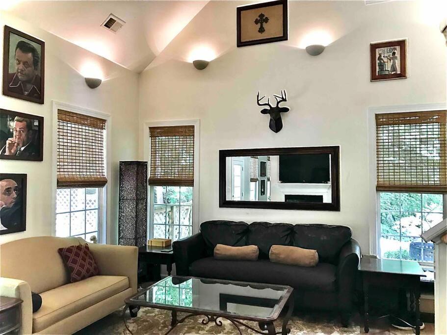 North Raleigh House | Pet Friendly & Walking Distance to Falls Lake