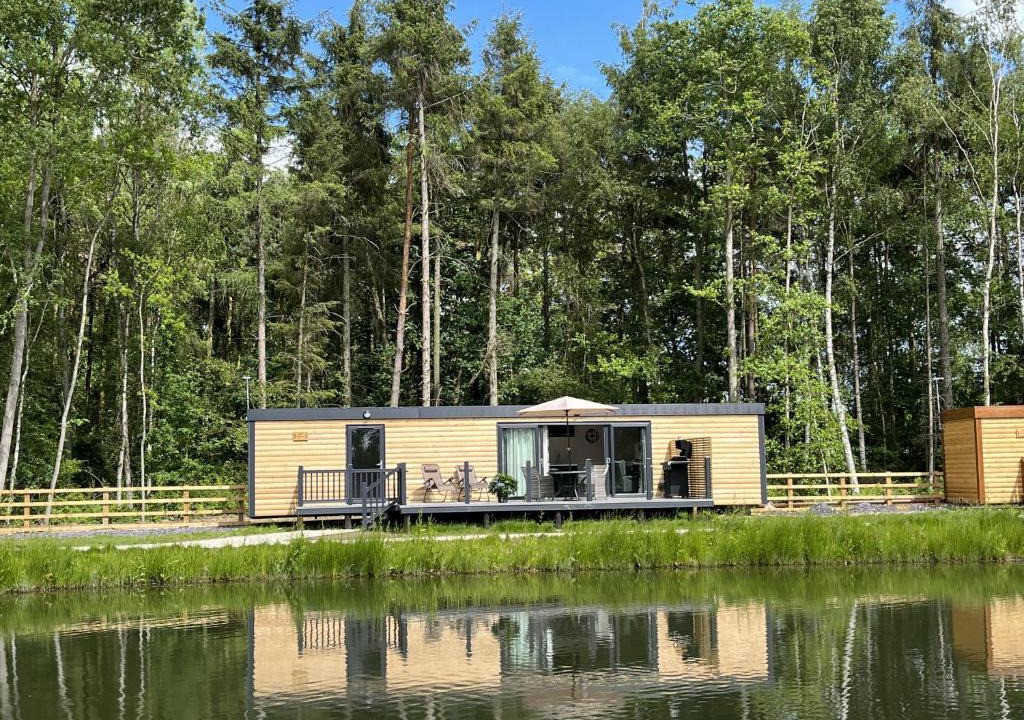 Storwood House | Pine Boutique Lodge with hot tub for couples & dog