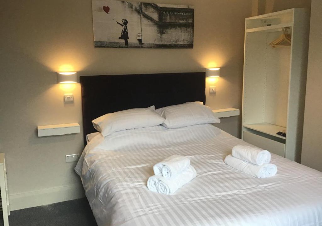 Milton Hotel | Plum Pudding
