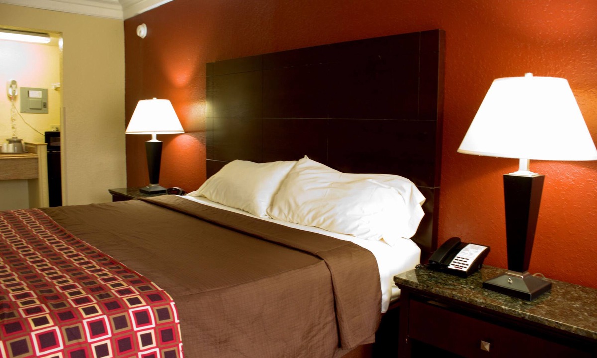 St. Cloud Hotel | Polynesian Inn
