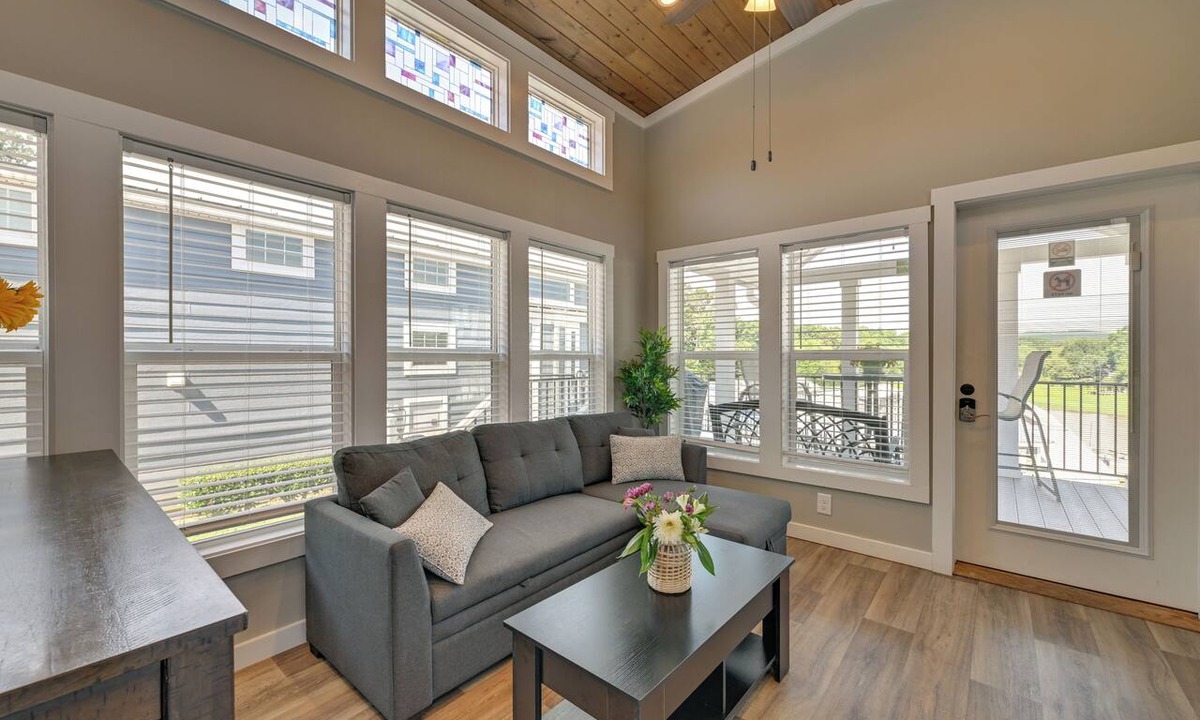 Sherrills Ford Cottage | Pool + Fishing Dock Access! Lake Norman Getaway