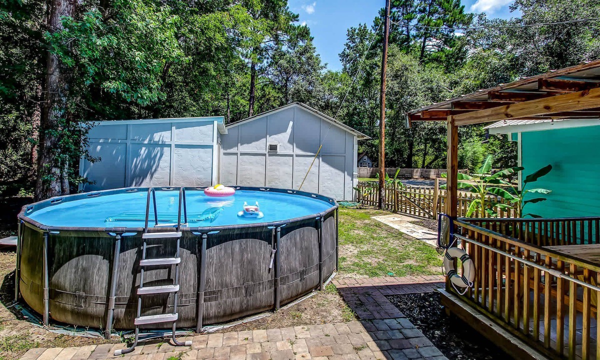 Montgomery House | Pool House! Sweet Sunny Retreat- House 2