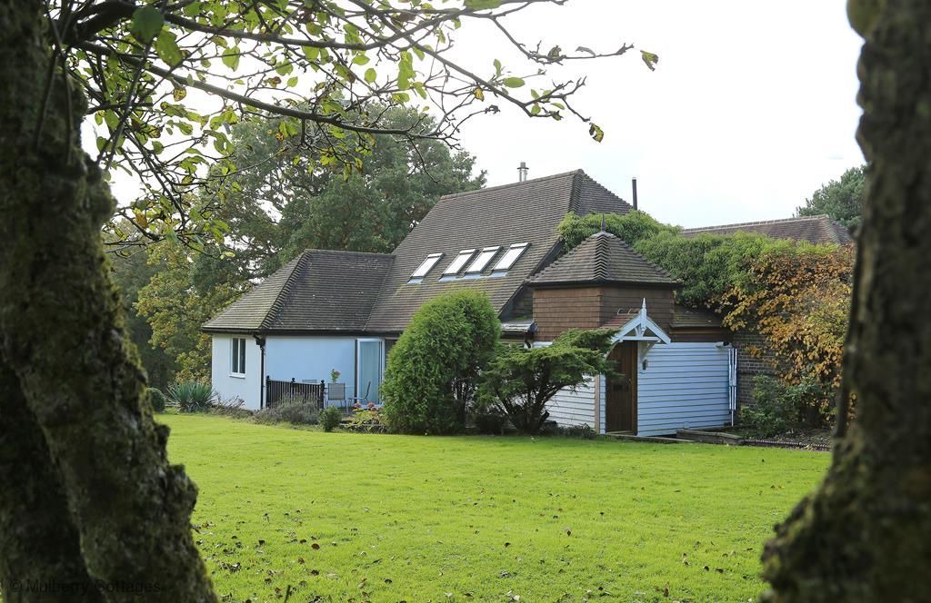 Crowborough House | Poundgate Park Cottage - a cottage that sleeps 4 guests in 2 bedrooms