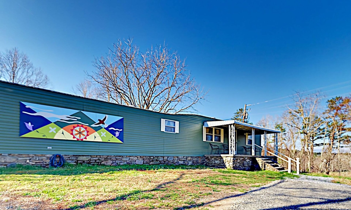 Weaverville House | POWER/WATER/INTERNET! Sunset/sunrise views, pets, firepit, trail, jacuzzi tub!