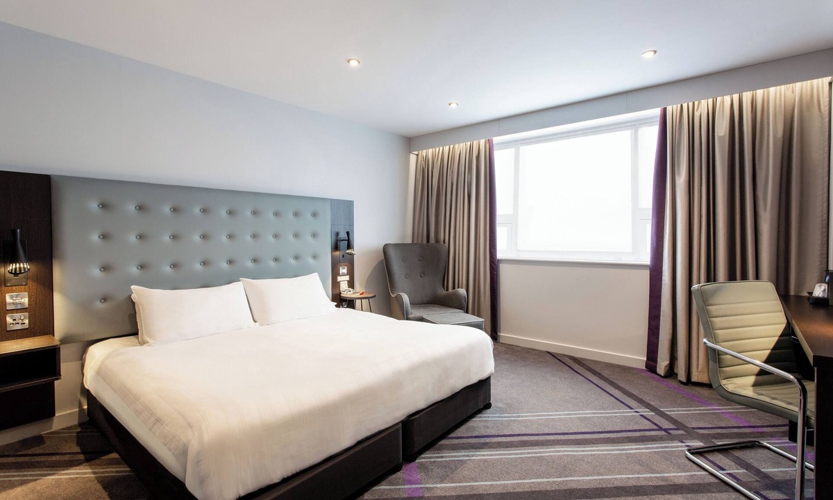 Lisburn Hotel | Premier Inn Lisburn
