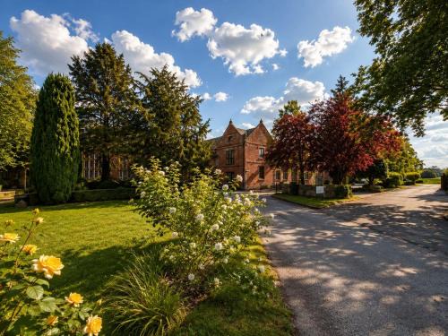 Risley Apartment | Primrose Manor