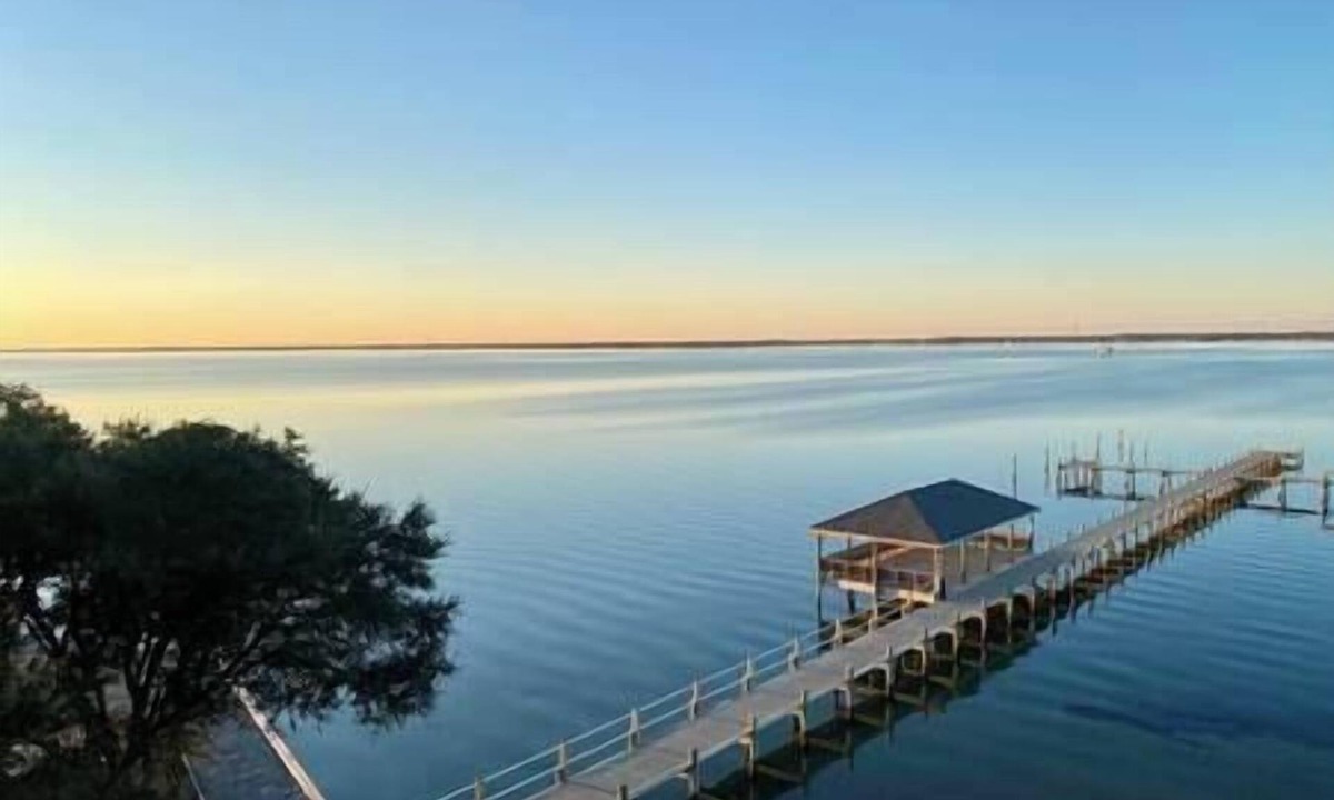 Indian Beach Apartment | Private Balcony with Water View - Sea La Vie!