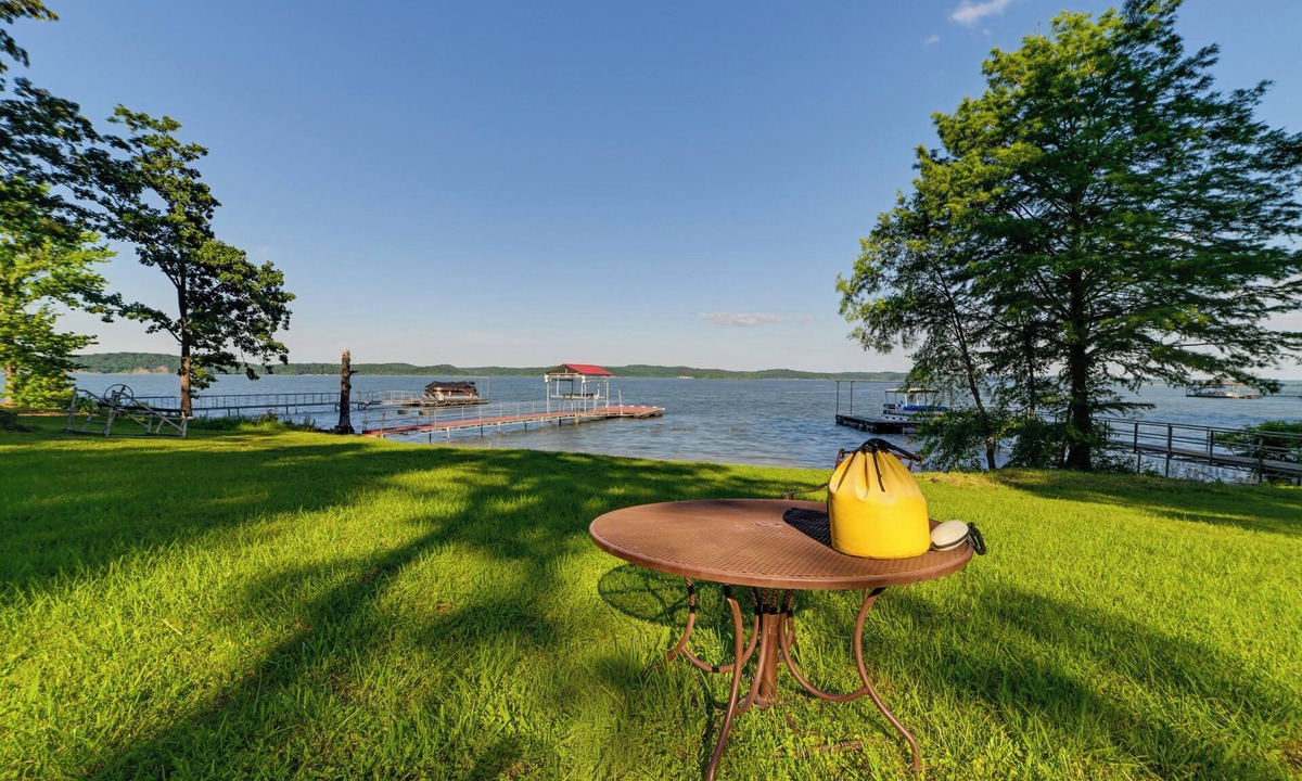 New Concord House | Private Dock w/Boat Lift! Kentucky Lake Escape