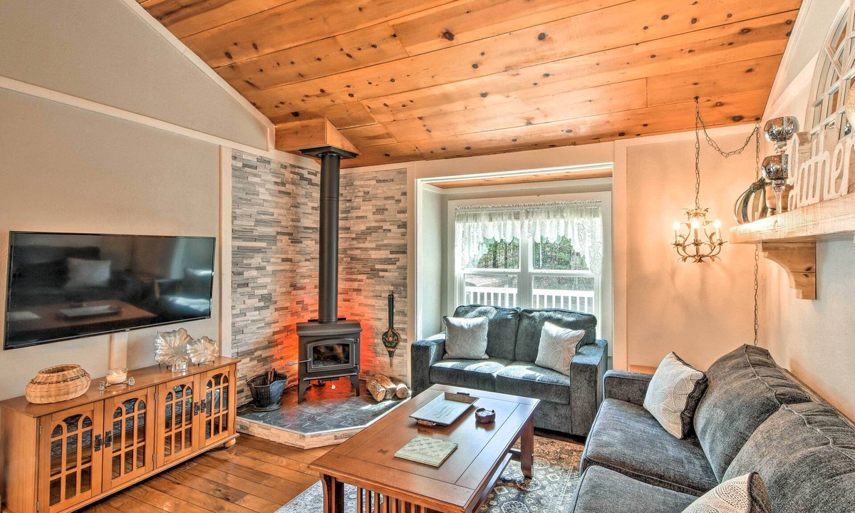 Murphy House | Private Pool, Hot Tub & Yard: Serene Murphy Home