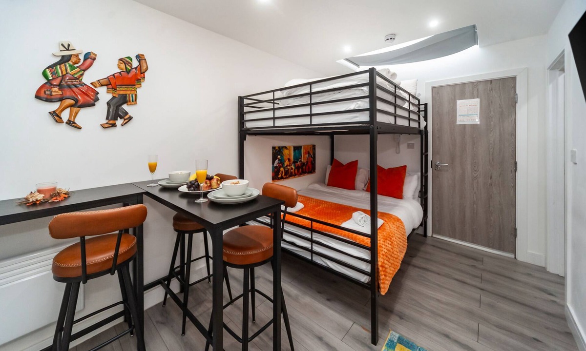 Haringey Apartment | Private Studio for 4 | 3-Min to Piccadilly Line