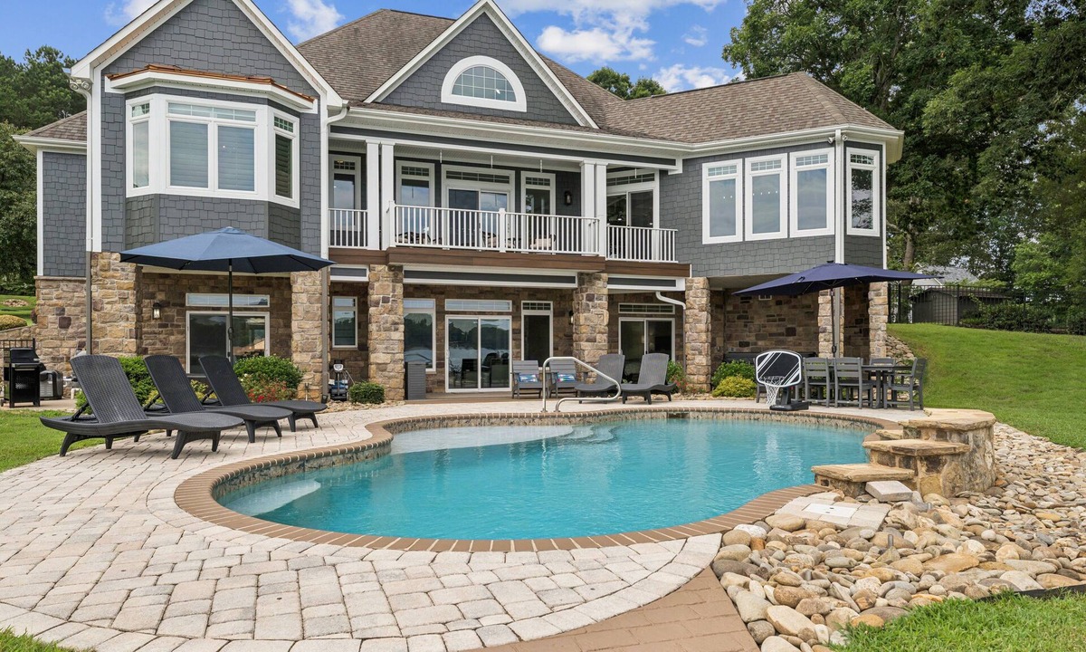 Lake Norman of Catawba House | Private Waterfront Home with Pool, Hot Tub - ideal for up to 16