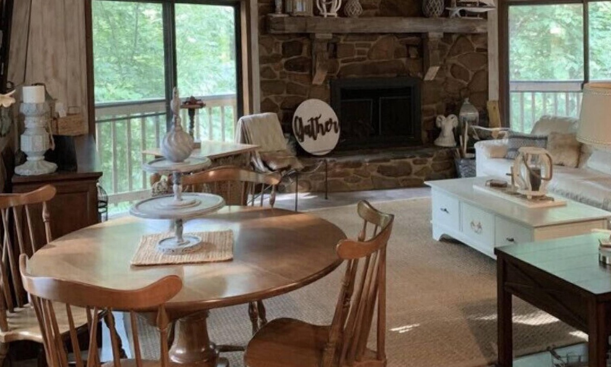 Robbinsville House | Professionally Decorated Mountain Cottage with seasonal views of Lake Santeetlah