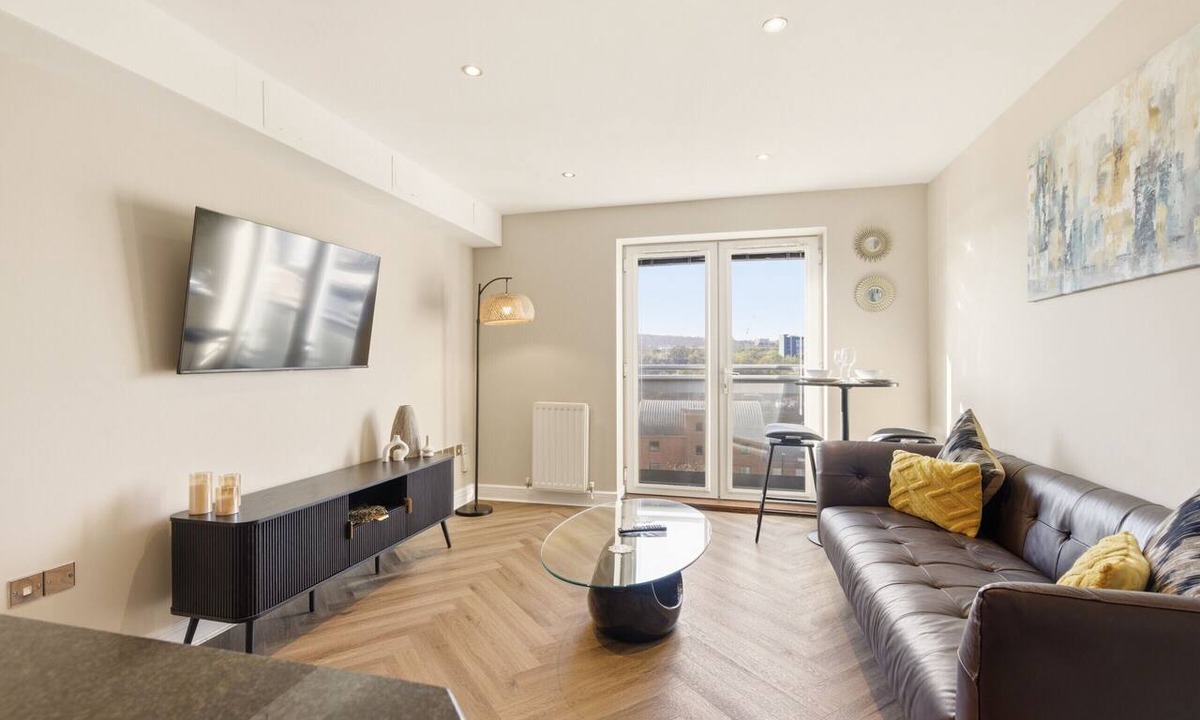 Newcastle-upon-Tyne Apartment | Properties Unique | The Peak