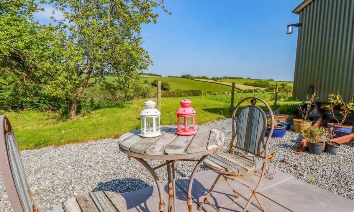 Brazzacott House | Puddle Duck Shepherds Hut, Crackington Haven