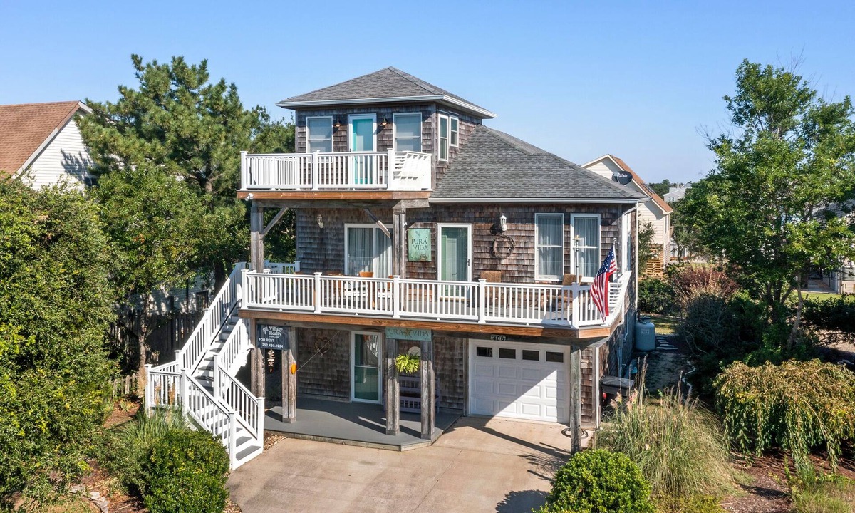 Colington House | Pura Vida: Water Views | Private Backyard