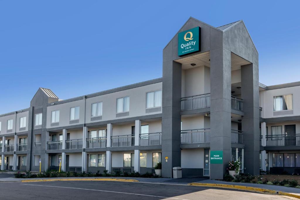 Westover Hotel | Quality Inn Fayetteville near Fort Bragg