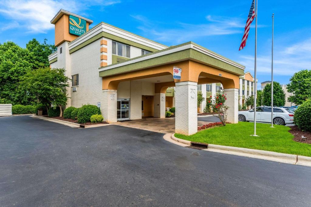 Quality Inn Suites Matthews | Huntersville