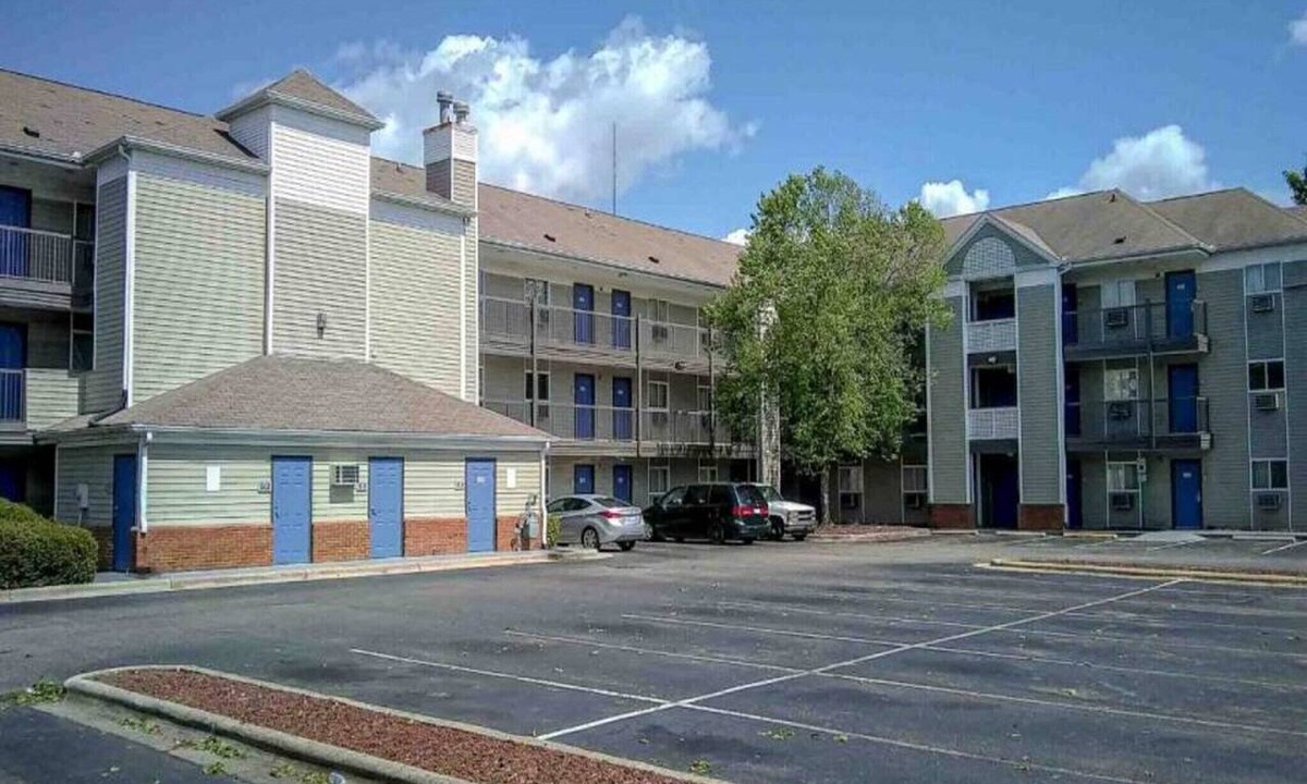 Terry Sanford Apartment | Queen Bed|ADA|Nsmk|Kitchen