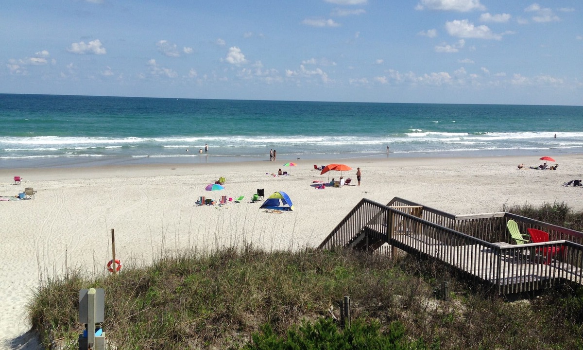 Topsail Beach House | R & R's EDEN - Cozy home by the Beach on Topsail for REST AND RELAXATION!n