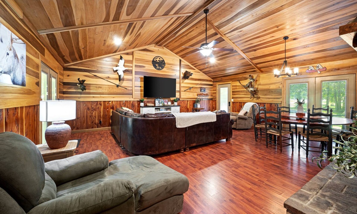 Dover Cabin | Raccoon Retreat 🏠 on the Kentucky Lake 🎣