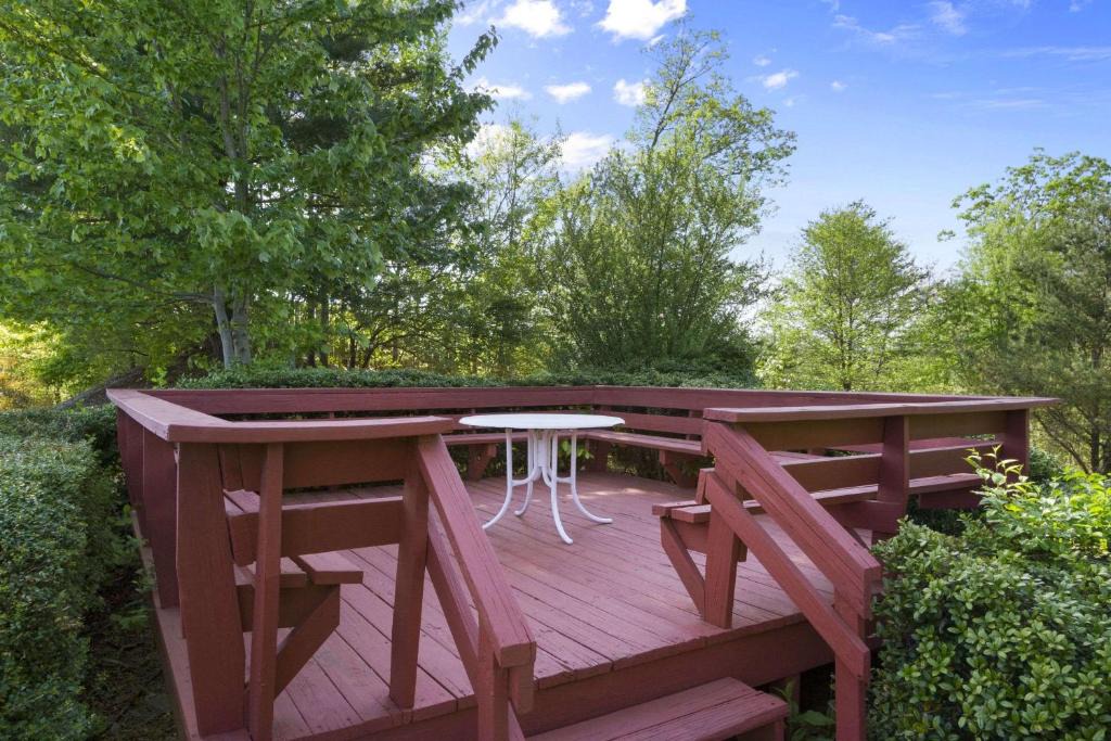 Asheville Hotel | Ramada by Wyndham Asheville Southeast