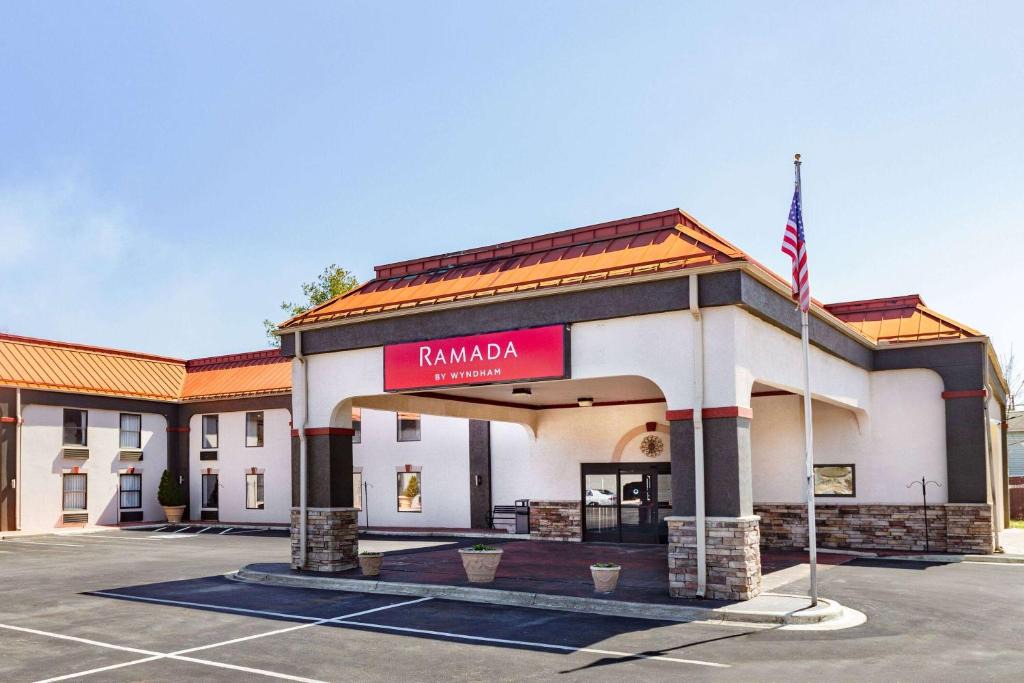 Ramada | Hendersonville