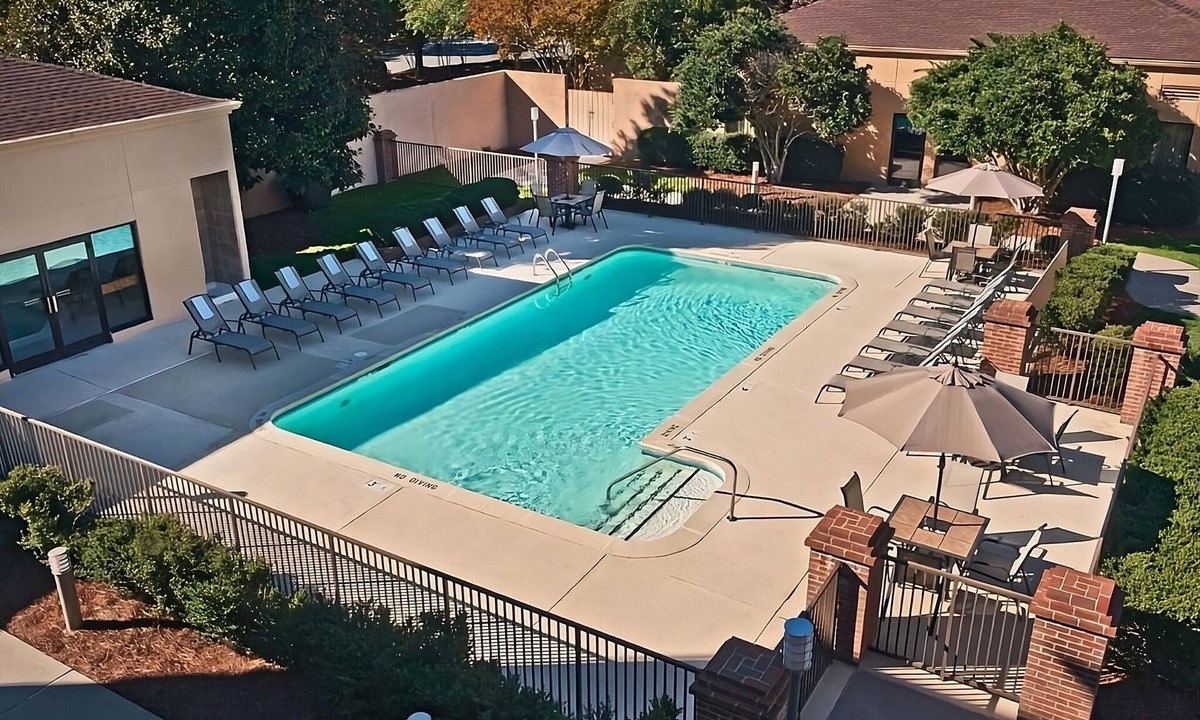 Morrisville Hotel | Rare Find! 4 Pet-friendly Units, Free Shuttle to Raleigh-Durham Int'l Airport!